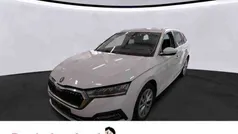 Weiss Gebraucht 2023 Skoda Octavia Style Kombi | 24.977 € (Guter Preis)