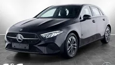Metalliclack kosmosschwarz Gebraucht 2023 Mercedes A200 Progressive Limousine | 29.777 € (Fairer Preis)