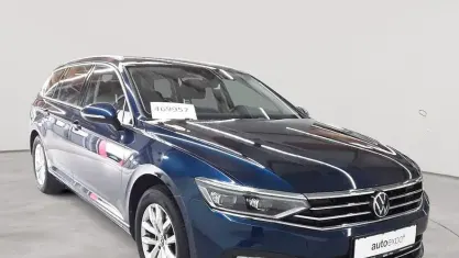 Gebraucht VW Passat Business 122 PS (89 kW) 2023 Blau Kombi