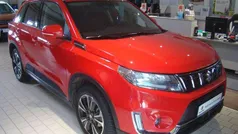 Bright red 5 (metallic) Gebraucht 2021 Suzuki Vitara Comfort+ SUV | 18.499 € (Guter Preis)