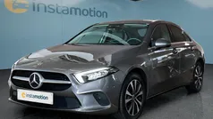 Grau Gebraucht 2021 Mercedes A250 Kleinwagen | 25.449 € (Fairer Preis)