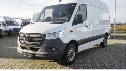 Arktikweiß Gebraucht 2024 Mercedes Sprinter Van | 43.257 € (Fairer Preis)