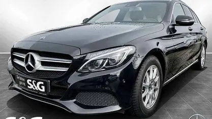 Gebraucht Mercedes C180 Avantgarde 156 PS (114 kW) 2017 Metalliclack obsidianschwarz met Kombi