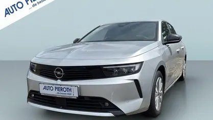 Silber metallic Gebraucht 2024 Opel Astra Elegance Limousine | 19.850 € (Superpreis)