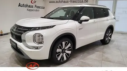 Ny Mitsubishi Outlander P-HEV Top 306 HK (225 kW) 2026 Hvid SUV