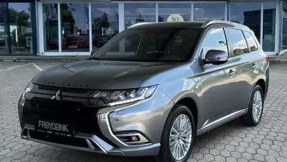 Gebraucht Mitsubishi Outlander Plus 222 PS (163 kW) 2021 Platinumgrau (m) SUV