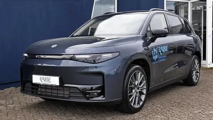 Usata Leapmotor C10 215 CV (158 kW) 2025 Grigio SUV