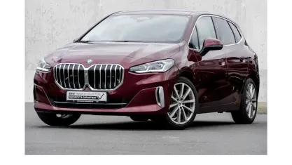 Używany BMW 223 Active Tourer Luxury Line 204 KM (150 kW) 2023 Czerwony Minivan