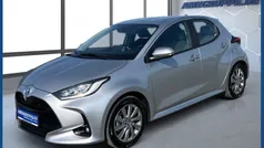 Shimmering silber me Gebraucht 2024 Toyota Yaris Hybrid Kleinwagen | 22.490 € (Fairer Preis)
