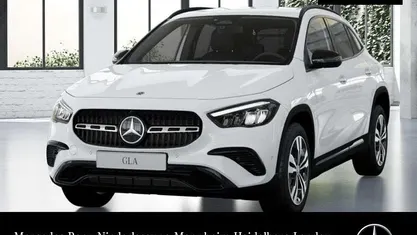 Polarweiß Gebraucht 2024 Mercedes GLA200 AMG SUV | 38.850 € (Fairer Preis)