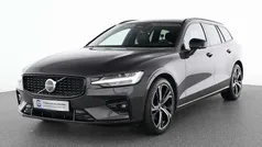 Grau Gebraucht 2024 Volvo V60 Plus Kombi | 37.880 € (Fairer Preis)