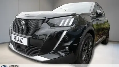 Gebraucht Peugeot e-2008 GT 100 kW (136 PS) 2022 Schwarz SUV