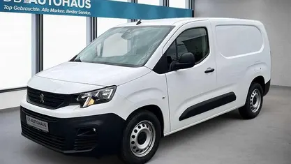 Gebraucht Peugeot Partner Premium 102 PS (75 kW) 2022 Weiß Van / Kleinbus