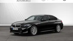 Saphirschwarz metallic Gebraucht 2024 BMW 330 Comfort Edition Limousine | 45.990 € (Guter Preis)