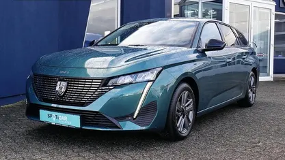 Blau Gebraucht 2024 Peugeot 308 SW Allure Kombi | 23.750 € (Fairer Preis)