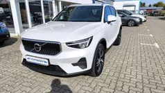 Weiß Gebraucht 2024 Volvo XC40 Core SUV | 36.990 € (Fairer Preis)