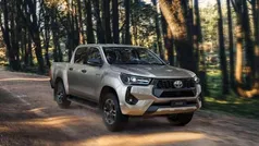 Grau Neu 2024 Toyota HiLux Comfort Abholung | 47.990 € (Fairer Preis)