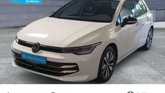 Weiß Gebraucht 2024 VW Golf VIII Goal Limousine | 28.777 € (Guter Preis)
