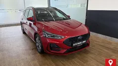 Rot Gebraucht 2023 Ford Focus ST-Line Kombi | 22.876 € (Guter Preis)