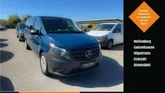 Navyblau Gebraucht 2022 Mercedes Vito Van / Kleinbus | 29.738 € (Guter Preis)