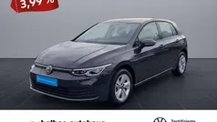 Grau Gebraucht 2024 VW Golf VIII Life Limousine | 23.420 € (Fairer Preis)