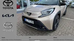 Ginger beige / night sky black Gebraucht 2022 Toyota Aygo Style Kleinwagen | 16.750 € (Fairer Preis)