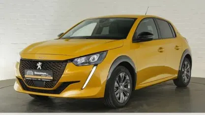 Gebraucht Peugeot e-208 Allure 100 kW (136 PS) 2023 Gelb Kleinwagen