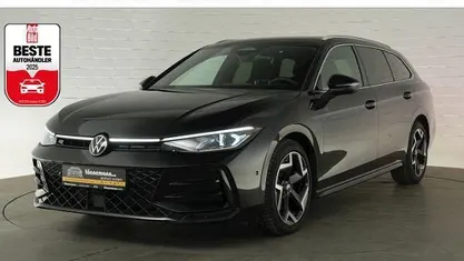 Gebraucht VW Passat R-line 150 PS (110 kW) 2025 Schwarz Kombi