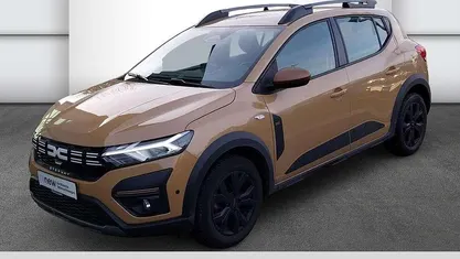 Beige Gebraucht 2024 Dacia Sandero Stepway Limousine | 17.375 € (Fairer Preis)