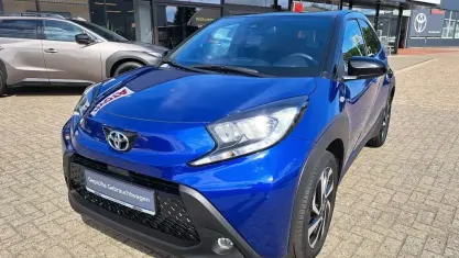 Gebraucht Toyota Aygo X Team 72 PS (52 kW) 2024 Juniper blue metallic/dach sch SUV