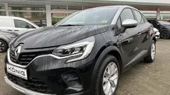 Schwarz Gebraucht 2023 Renault Captur Evolution SUV | 23.499 € (Fairer Preis)