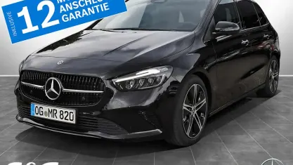 Używany Mercedes B200 Progressive 163 KM (119 kW) 2025 Czarny Minivan