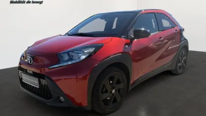 Gebraucht Toyota Aygo X Comfort 72 PS (52 kW) 2023 Rot SUV