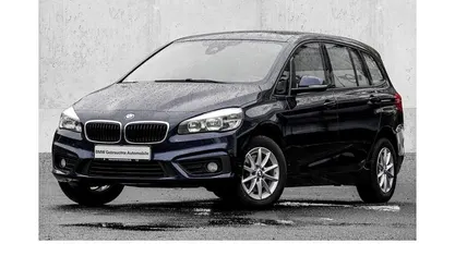 Blau Gebraucht 2016 BMW 218 Advantage Van / Kleinbus | 15.190 € (Fairer Preis)