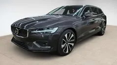 Grau Gebraucht 2023 Volvo V60 Plus Kombi | 35.850 € (Fairer Preis)