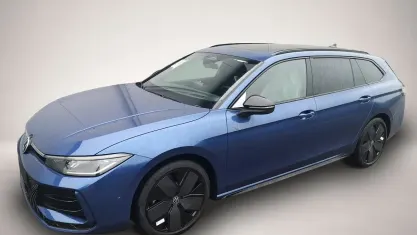 Neu VW Passat R-line 193 PS (141 kW) 2026 Blau Kombi