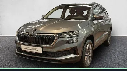 Gebraucht Skoda Karoq Tour 150 PS (110 kW) 2023 Graphitegrau metallic SUV