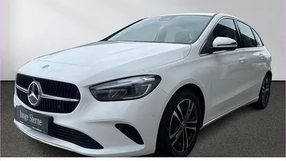 Gebraucht 2024 Mercedes B200 Progressive Van / Kleinbus | 29.990 € (Guter Preis)