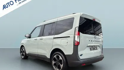 Neu Ford Tourneo Courier Titanium 100 kW (136 PS) 2025 Cactus grey Van / Kleinbus
