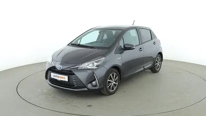 Gebraucht Toyota Yaris Hybrid Club 61 PS (44 kW) 2019 Grau Kleinwagen