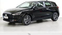 Abyss black / mic Gebraucht 2024 Hyundai i30 Advantage Limousine | 20.990 € (Guter Preis)