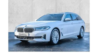 Gebraucht 2022 BMW 530e Luxury Line Kombi | 35.490 € (Guter Preis)