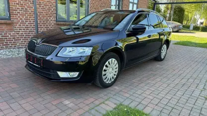 Second-hand Skoda Octavia Ambition 110 CP (80 kW) 2016 Negru Break