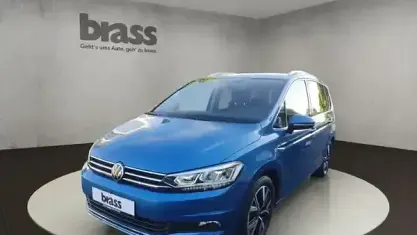 Gebraucht VW Touran Highline 150 PS (110 kW) 2022 Caribbean blue metallic Van / Kleinbus