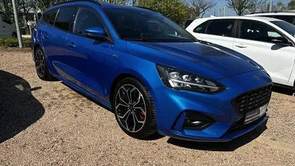 Gebraucht Ford Focus ST-Line X 155 PS (114 kW) 2021 Desert island blue Kombi