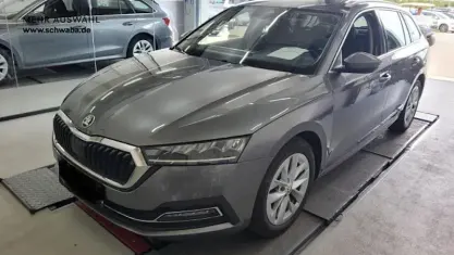 Gebraucht Skoda Octavia Style 150 PS (110 kW) 2023 Grau Kombi