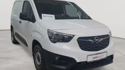 Gebraucht Opel Combo Selection 110 PS (80 kW) 2020 Jade weiß Van / Kleinbus