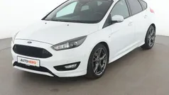 Weiß Gebraucht 2016 Ford Focus ST-Line Limousine | 13.800 € (Fairer Preis)