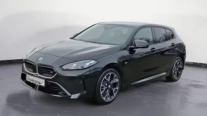 Gebraucht BMW M135 Performance 300 PS (220 kW) 2025 Schwarz Kleinwagen