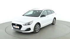 Weiß Gebraucht 2018 Hyundai i30 Passion Plus Kombi | 13.630 € (Fairer Preis)